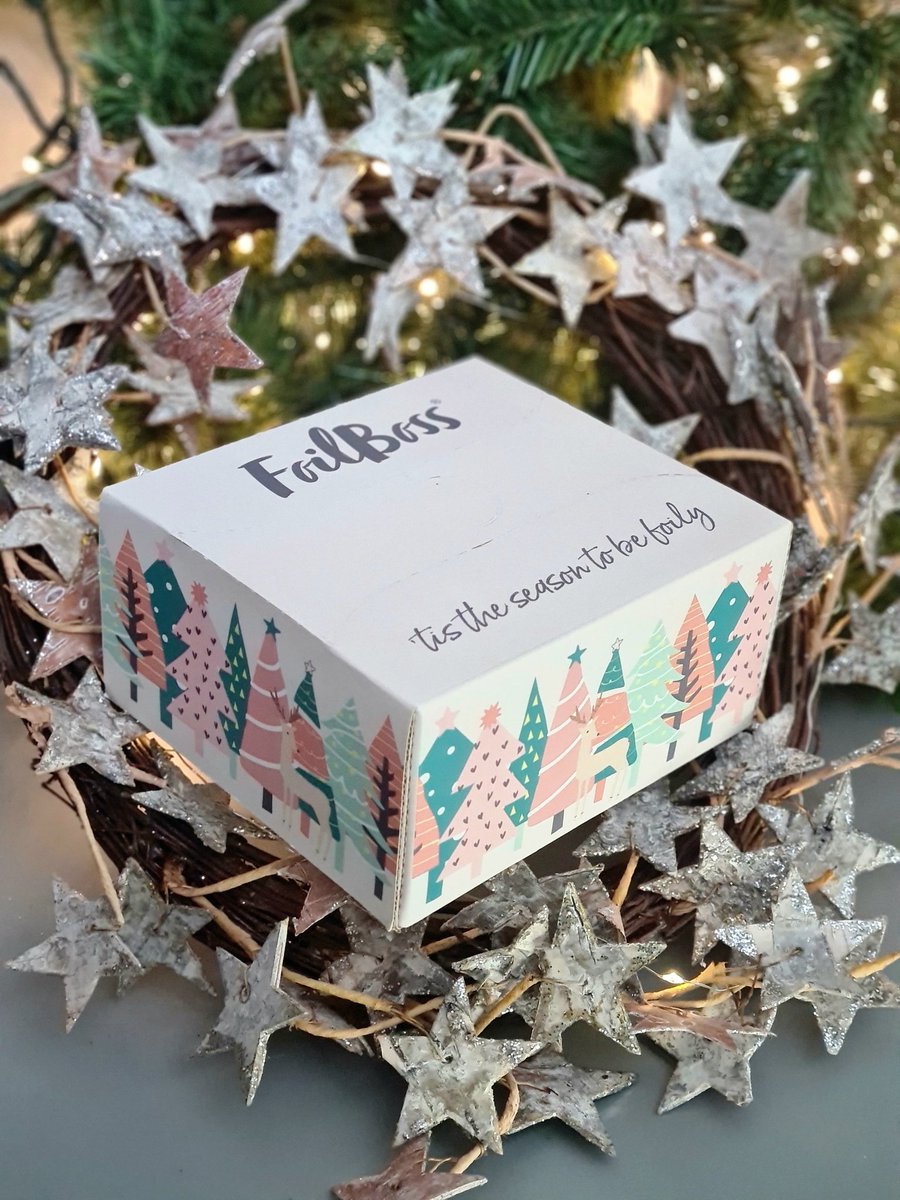 FoilBoss's tweet photo. 'Tis the season to be foily...

Get our limited edition Christmas box in our extra wide 6" flavour only. 

🎄 

#hairfoil #salonsdirect #hairsalon #Christmas #Christmas2023
#foilboss https://t.co/OZUmOlJyUc