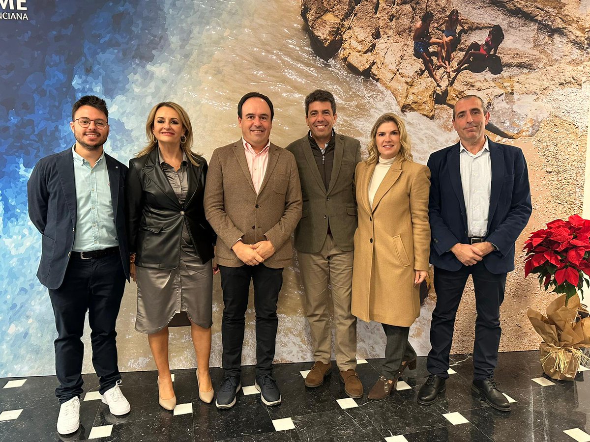 El alcalde #Finestrat @JuanFranFines firma el PACTO por la Sostenibilidad Turística, estrategia impulsada desde <a href="/GVAturisme/">GVA Turisme</a> para que nuestra Comunitat se convierta en la 1ª comunidad autónoma Destino Sostenible opda.es/x4elcu #ActitudSostenible