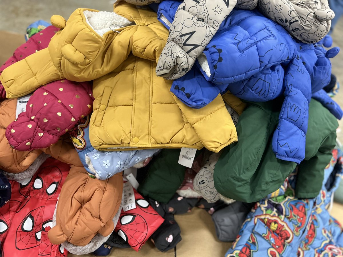 850 jackets and counting for @PEEK_project_ #WinterWarmer Appeal in partnership with @HubWestScotland @SpeirsGumley You can donate here - justgiving.com/page/hubwestwi… Thank you so much for your support ❤️
