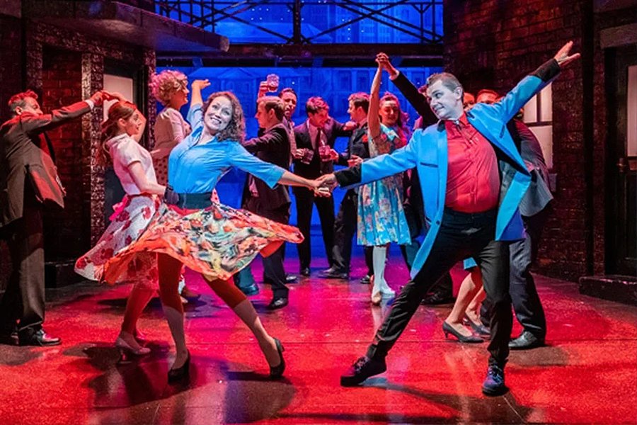 WhatsOnStage's tweet photo. Blood Brothers announces 2024 casting and tour stops https://t.co/x2XjuTao24 https://t.co/Mi1G8E9GX7