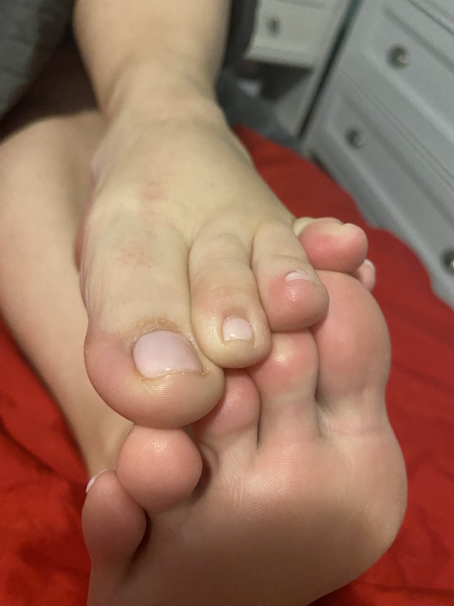 FadeIntoFeet's tweet photo. @LuxuryFeetmodel @taylorstoes1978 @Im_Lola_Ward https://t.co/bJ8jDMF3Mg