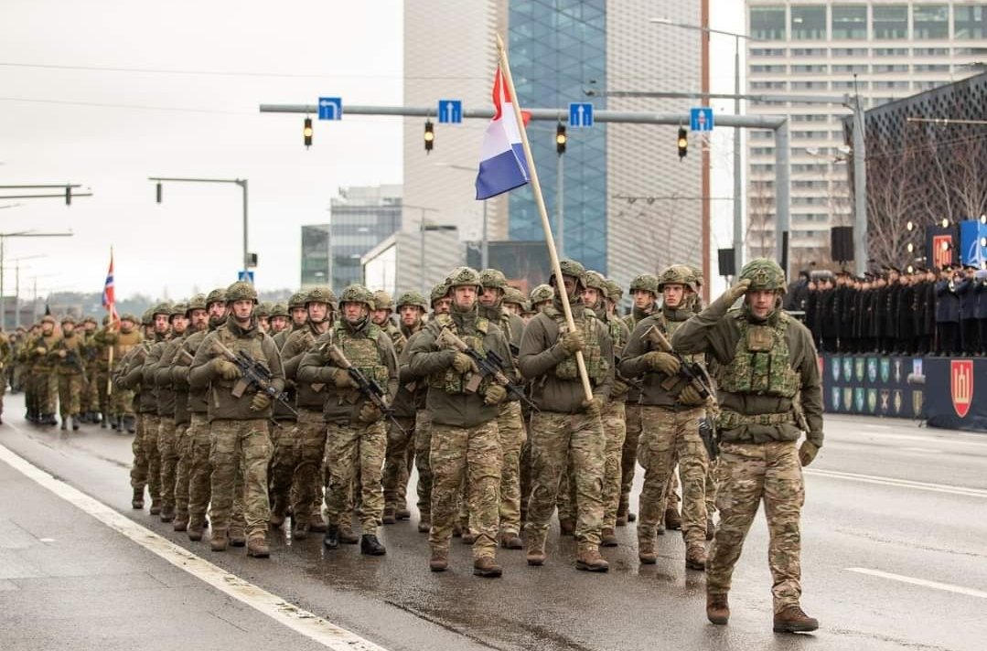 Koninklijke Landmacht tweet media