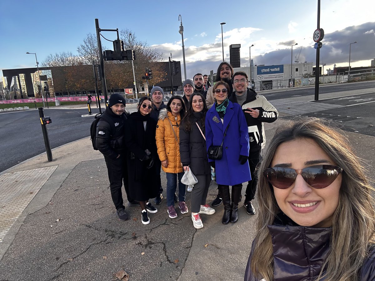 asapesofficial's tweet photo. 🇬🇧Magistrantlarımız Londonda yerləşən “Queen Elizabeth Olympic” Parkına və tarixi Oksford şəhərinə səfər ediblər
#ASAPES #İdmanAkademiyası #UK #Master #SportManagement #SportJournalism #MASM #İdmanMenecmenti #İdmanJurnalistikası https://t.co/wXNpje0JVi