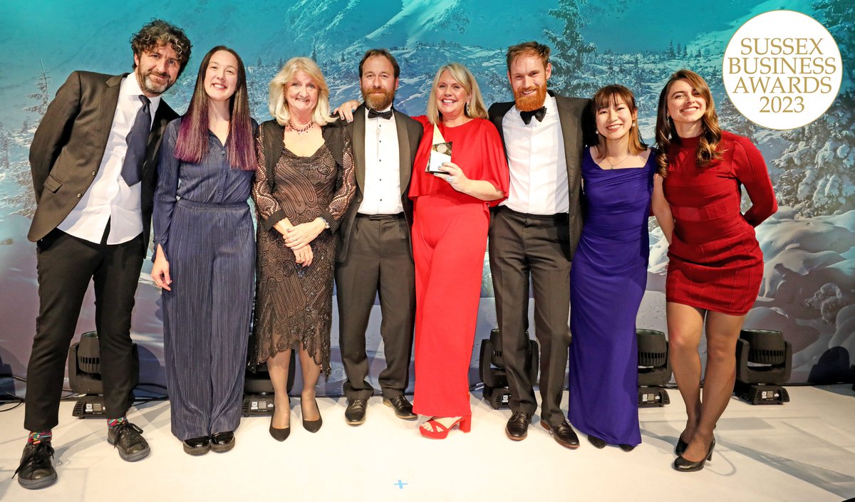 We're proud to share Elekta Ltd won the @SussexBizAwards for Community Hero! From skydiving and abseiling to 🏃 marathons, 🚴 400 miles, organizing STEM events and donating 💻 and furniture to schools, it's been rewarding to make a difference in the Sussex community. Congrats!