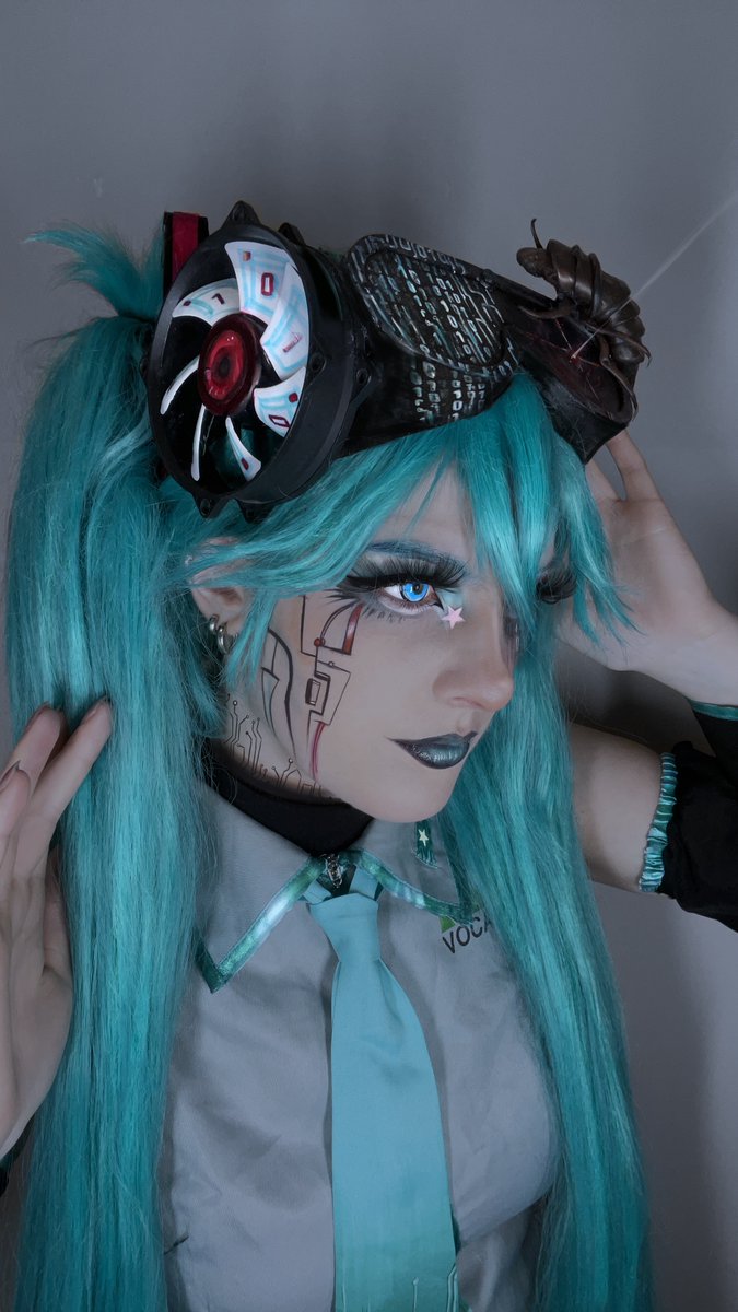 CosEillim's tweet photo. calneca miku cosplay! https://t.co/RvZW9CKvxt