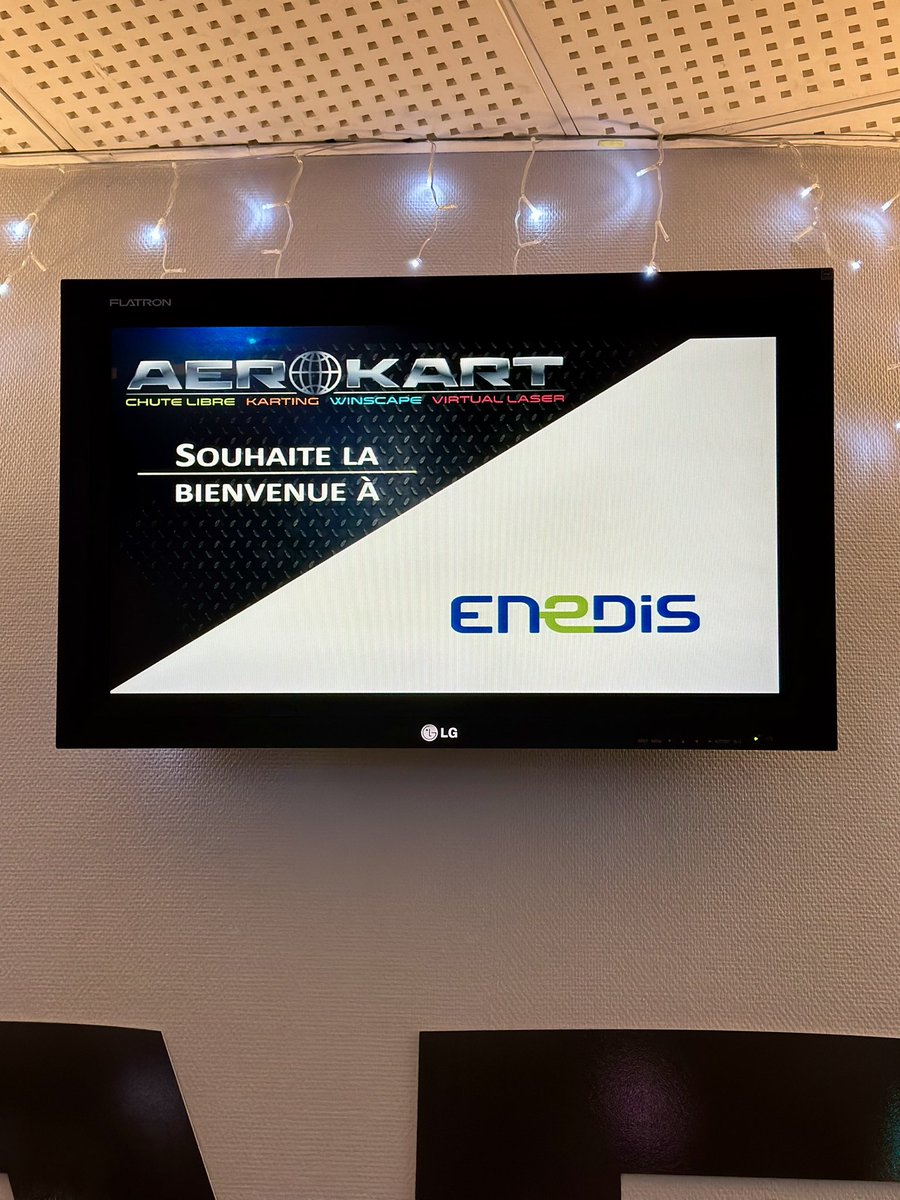 killannie's tweet photo. Sortie d’agence @enedis_paris pour cette fin d’années ! #enedis #teambulding https://t.co/MRnhK14bSq