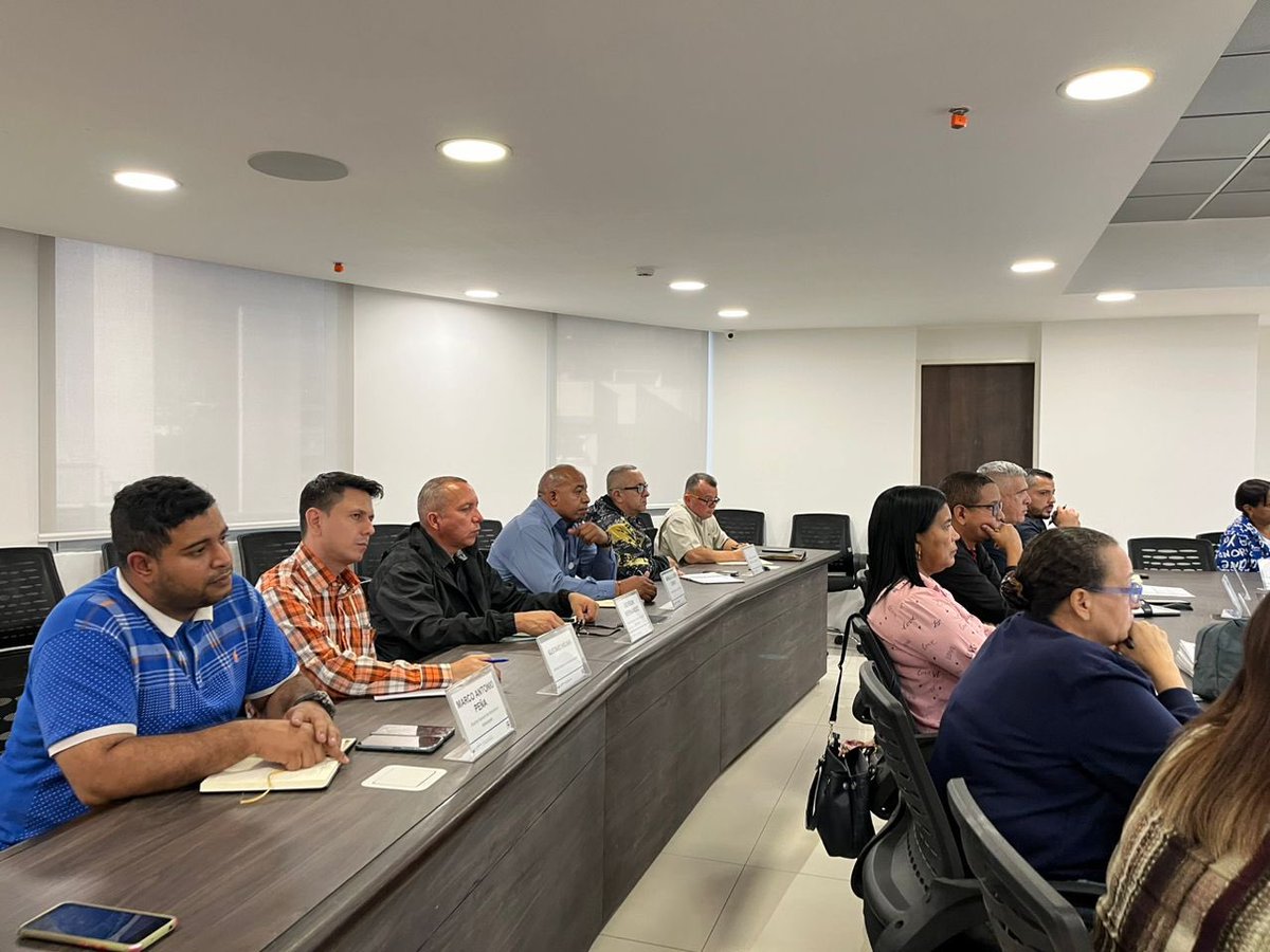 En este encuentro revisamos los programas que realizaremos en los próximos días de Dic como parte del cierre del 2023 con la finalidad de continuar garantizando los DDHH de la población penitenciaria del país así como del personal administrativo y custodia de nuestra institución.