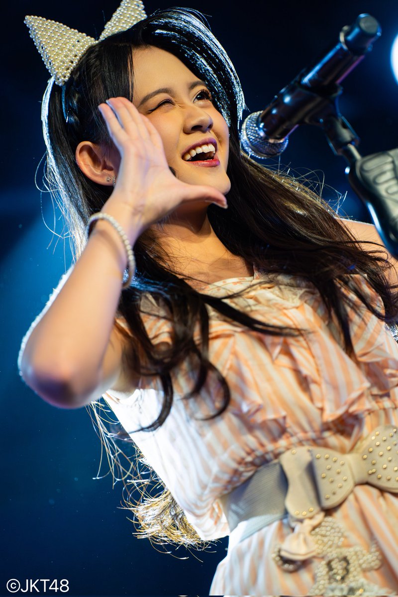 [ Ini bukan tentang Putri Salju yang baik hati ]

Ini tentang si Peduli dan Berbaik Hati, siapa lagi kalau bukan <a href="/A_ChristyJKT48/">Angelina Christy</a>!!

May your birthday be a stage of joy and a chorus of love from your fans. Have a funtastic Birthday, Christy! 🤍
#IntoChristyWorld