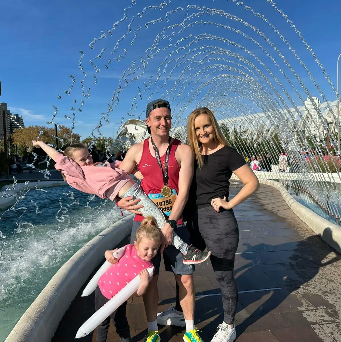willpidge's tweet photo. Valencia marathon ✅

A great experience all round. 

Seeing my team at 39km powered me all the way through to finish line 😍😍😍 https://t.co/uogpxtA8u0