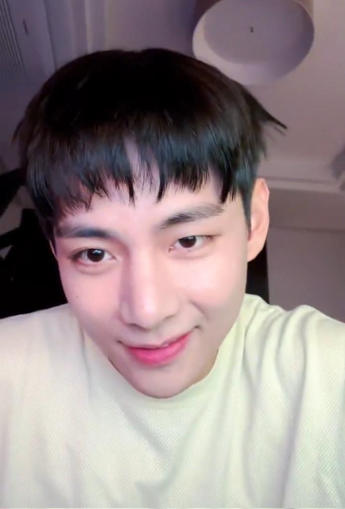 ช่างตัดให้ด้วยความรู้สึกเอนดูลูกหลานเหรออันนี้ พี่ปอไหนผมปอสองมาก 55555555555555 😭