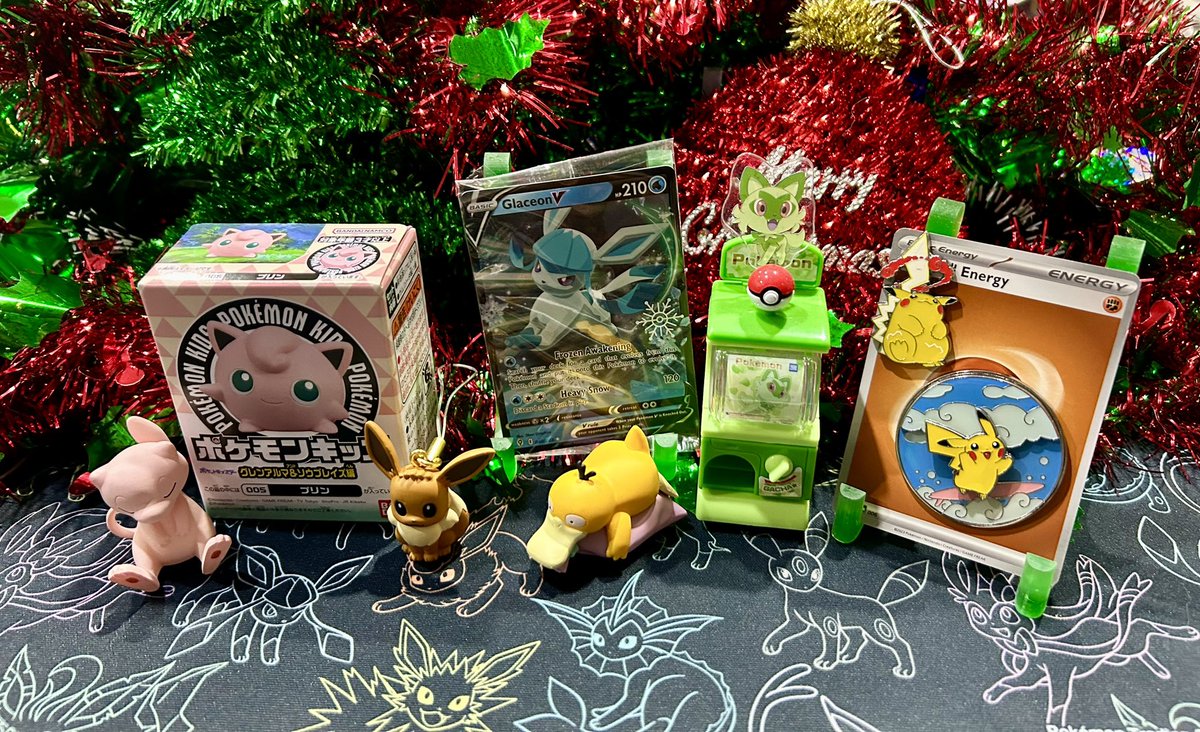 Rheaquaza's tweet photo. 🎄🎁🎅Holiday Giveaway 1 🎅🎁🎄

One person will win all the stuff pictured below! (The mini gotcha machine will be a different one that’s packaged up) 

To Enter: ✅ Retweet!

Winner selected on Tuesday, December 12th! 

Good luck to all 🎄🎄🎄🎁🎁 https://t.co/HX1TcAlWtx