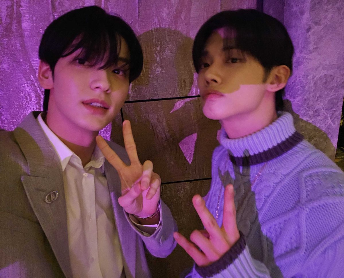 hourlyeonbin's tweet photo. just two bros going to the bathroom together holding hands #mabro ❤️ https://t.co/TxeXdRvT0Q