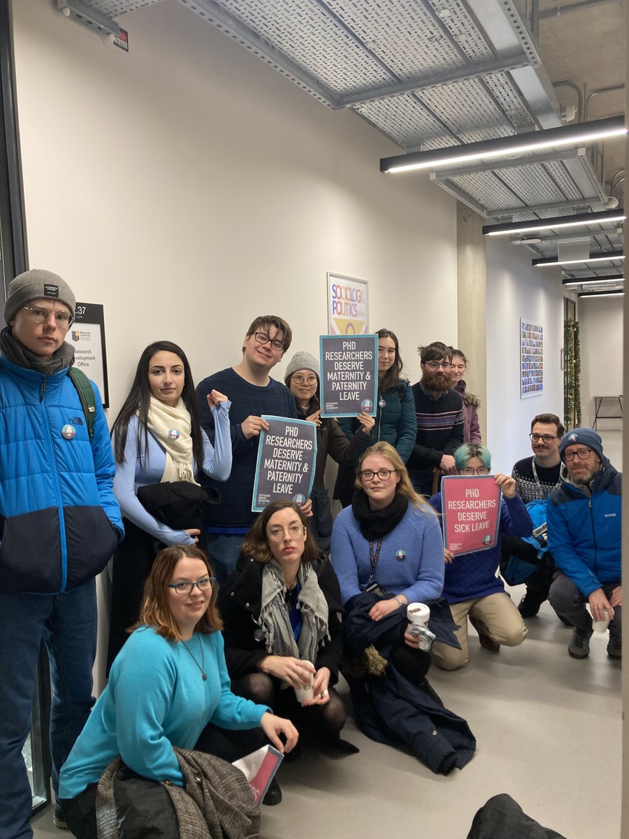 PWO_MU's tweet photo. 🔵🔵 #BlueTuesday! ✊✊
This morning we gathered outside the @MU_Research office to highlight our concerns.
Our particular focus is on worker status for all PhDs and the ending of racist and discriminatory structures, especially for non-EU researchers. ✊✊
#ResearchIsWork https://t.co/e0STdEhIRb