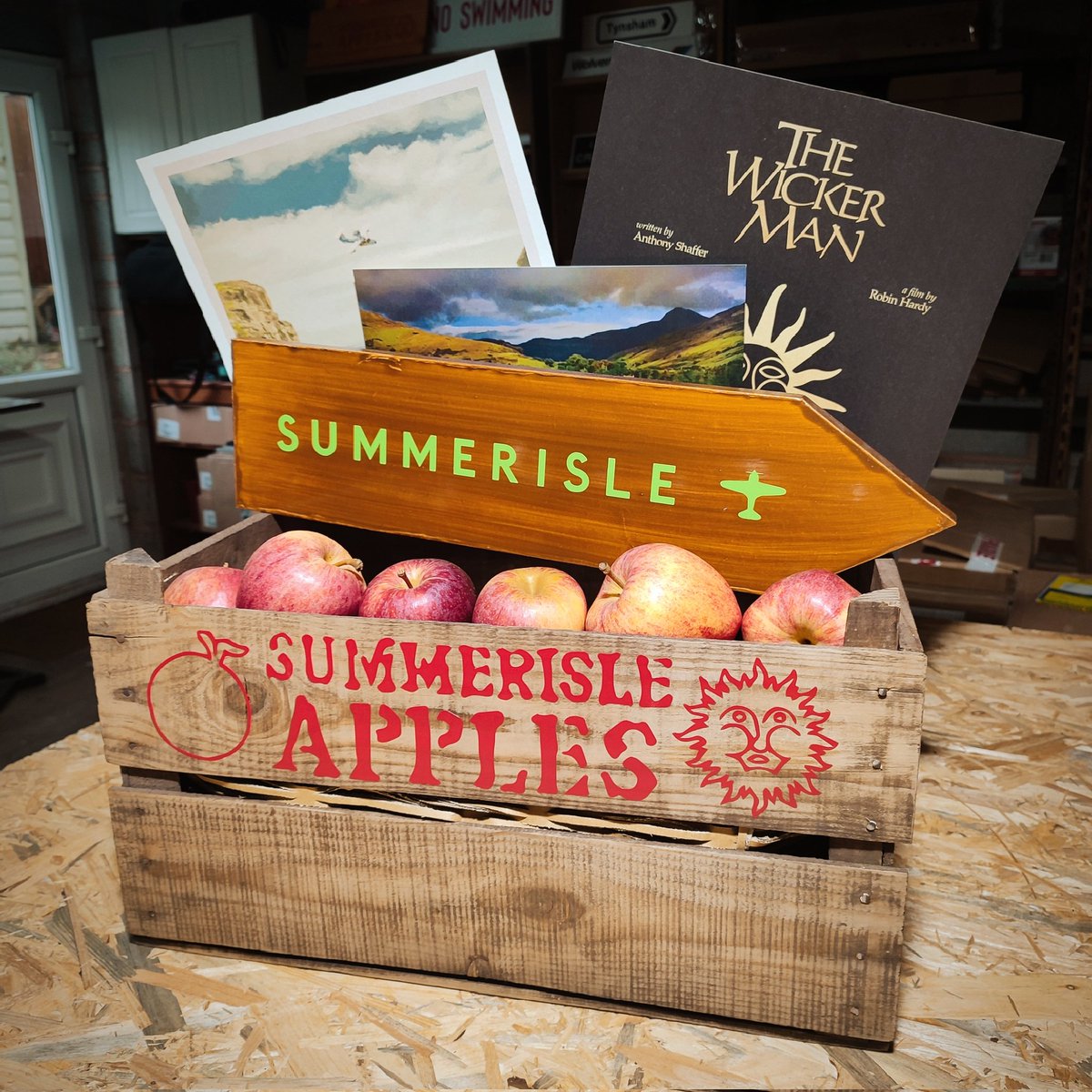 + COMPETITION +
To celebrate the 50th anniversary of The Wicker Man (1973) we are giving away a one-off Summerisle apple crate, 3 prints and a sign*. Follow, RT and like to enter. UK only. Winner will be drawn at 6pm tomorrow (6/11).
*No apples...obvs. 🍏
hiddenbritain.bigcartel.com