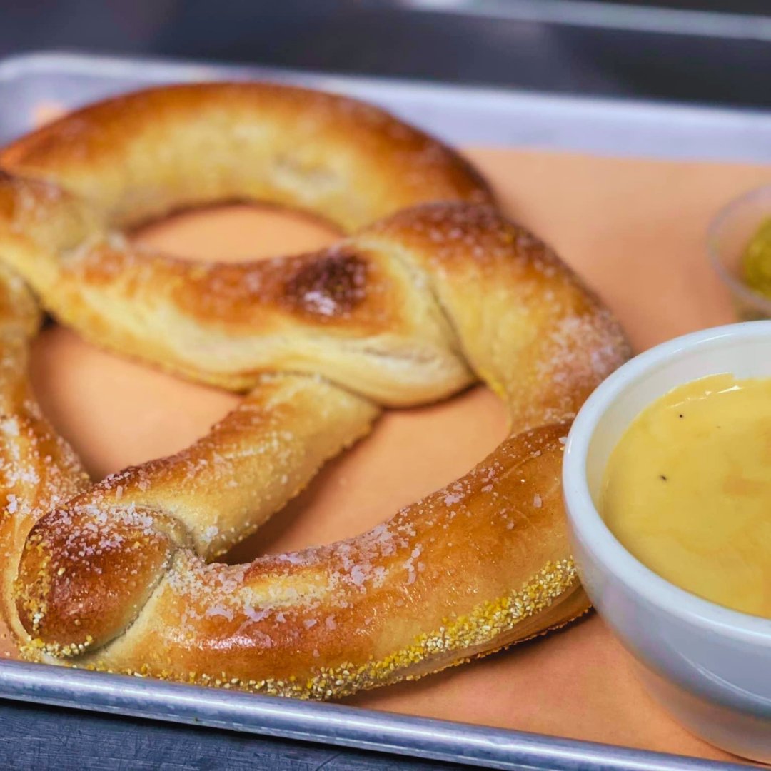 bullnbones's tweet photo. #HotnFresh #Delicious 🤤🥨 https://t.co/TOgFak6NVl