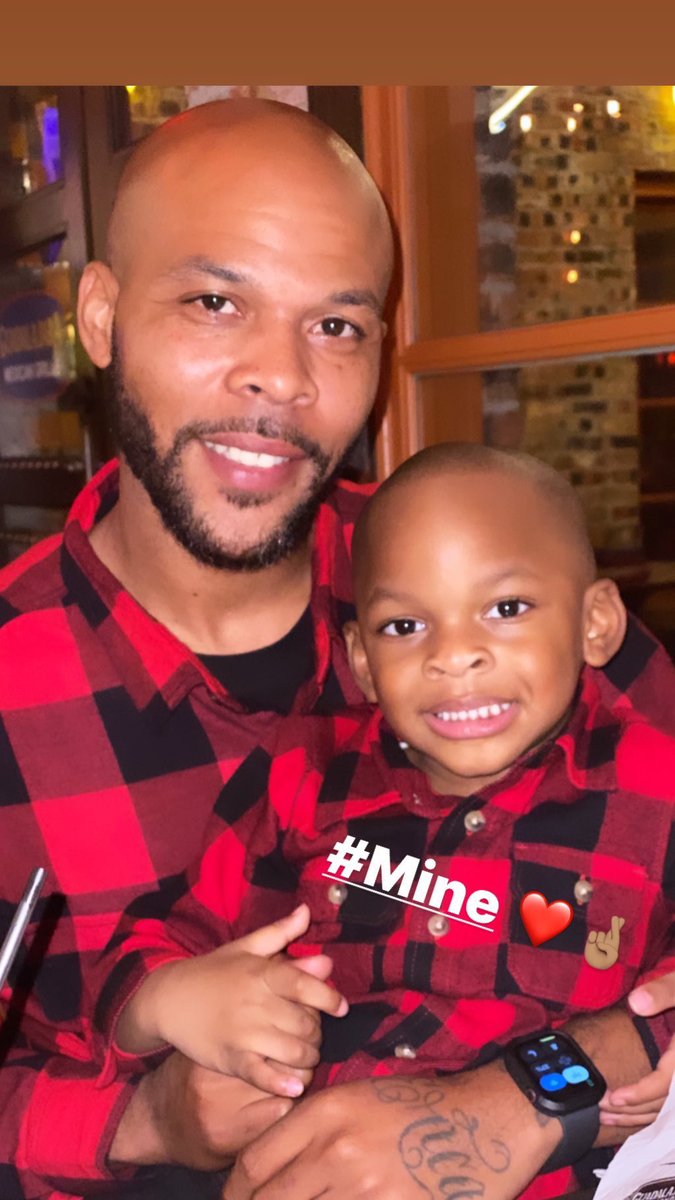 TheRealEricaa's tweet image. One of my favorite pictures of my guys❤️🙏🏾 #blessed #grateful #Christmas2019 #Flashback