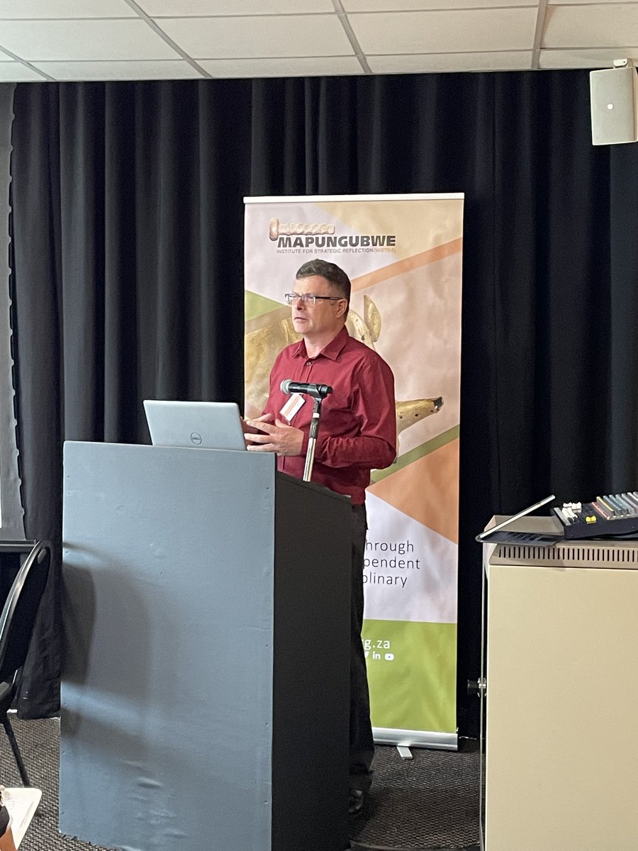 MISTRA_SA's tweet photo. Pierre Schoonraad from Centre Public Service Innovation now discusses systems of innovations and the role of public sector innovation. @dsigovza @africascidip #ScienceForum https://t.co/fzVMhE2mlJ