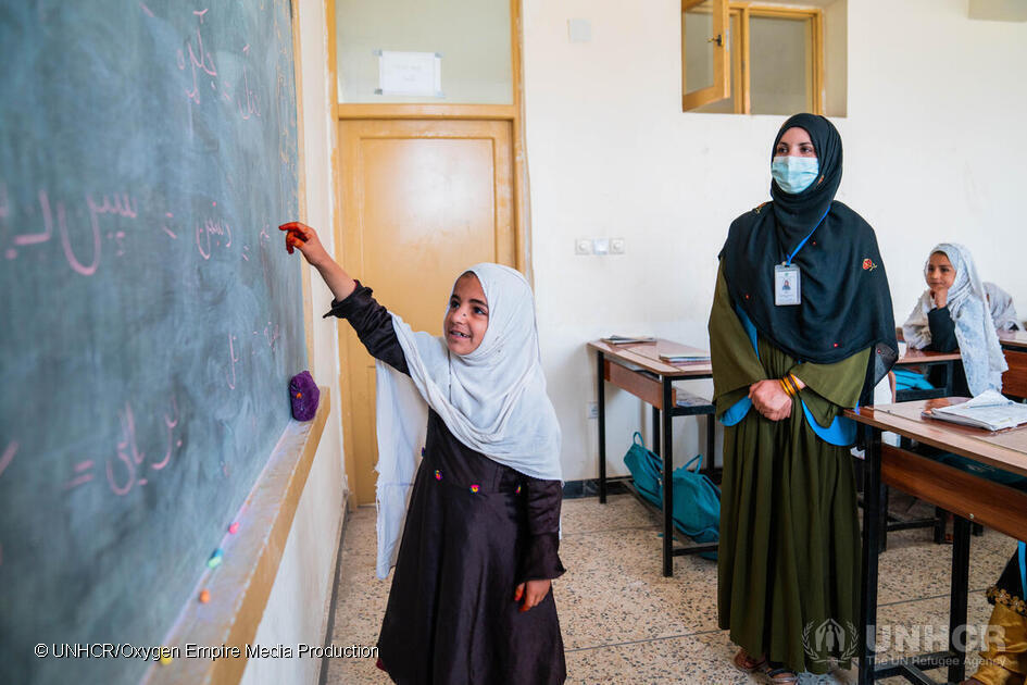 In a world where unity is paramount, harnessing the collective power of humanity in achieving the #GlobalGoals is more critical than ever. What #IfEveryoneDid commit to it? On #VolunteerDay, we thank all volunteers who help protect refugees and stateless people. #IVD2023