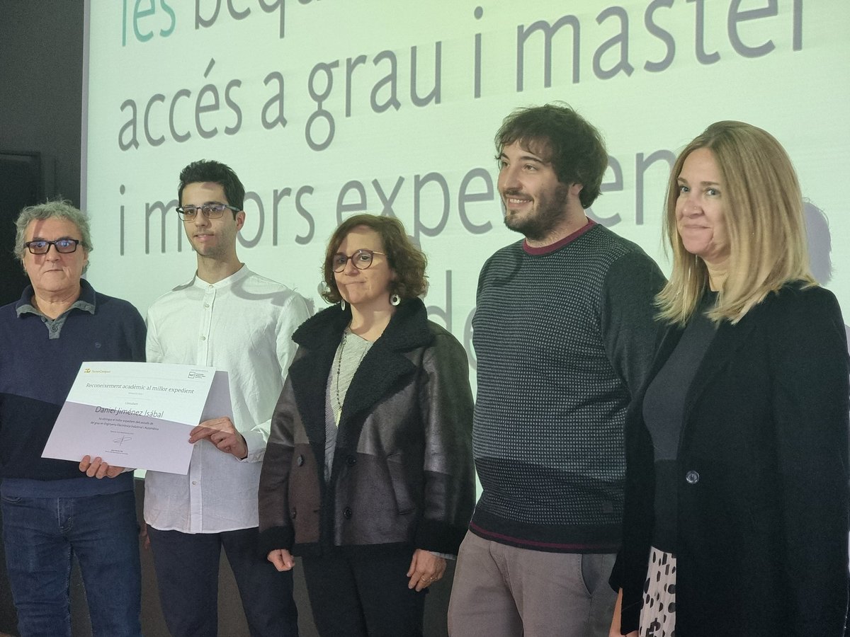 TecnoCampus's tweet photo. 🎓Millors #expedients departament #Tecnologia:
Daniel Jiménez (#Electrònica i mecànica)
Jordi Ruiz (Organització #Industrial)
Núria Faura (#Informàtica)
Moltes felicitats!😄 https://t.co/NRCCrX3Mre