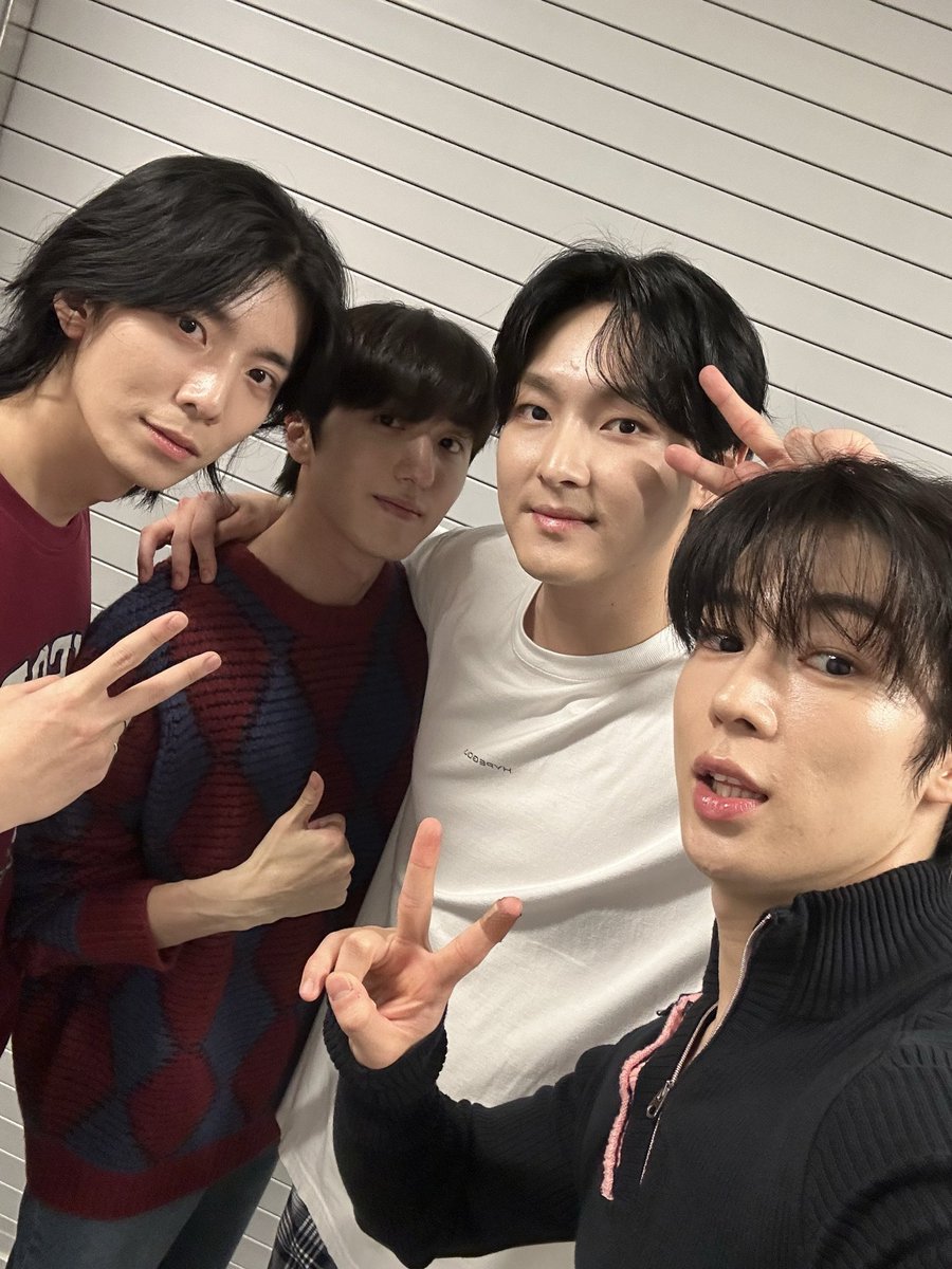 SF9
#SF9 #YOUNGBIN #INSEONG #JAEYOON #DAWON #ZUHO #YOOTAEYANG #HWIYOUNG #CHANI