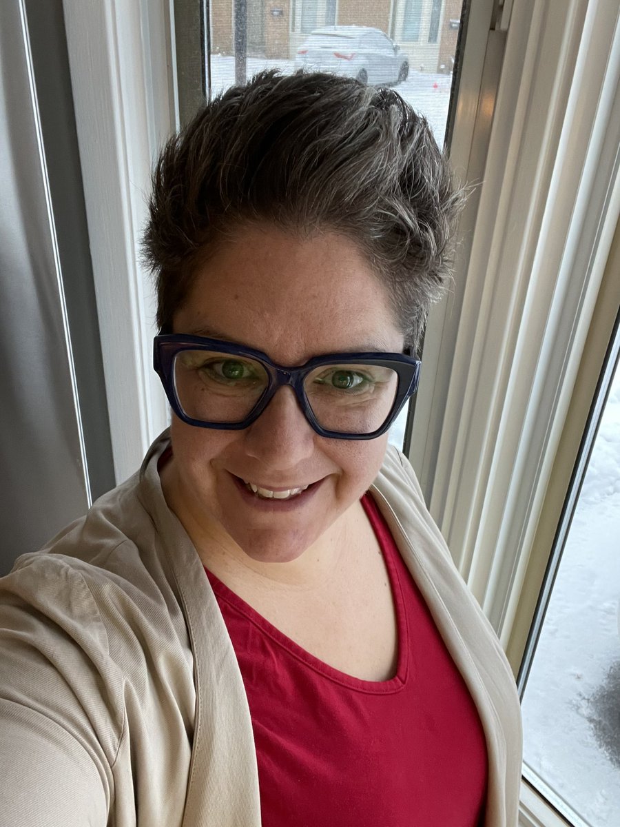 karungi220's tweet photo. Wearing Red for Ed as I stand with @OCETFO as they negotiate better learning conditions for students
@ETFOeducators #onted @OCDSB https://t.co/ELjMuee5GE