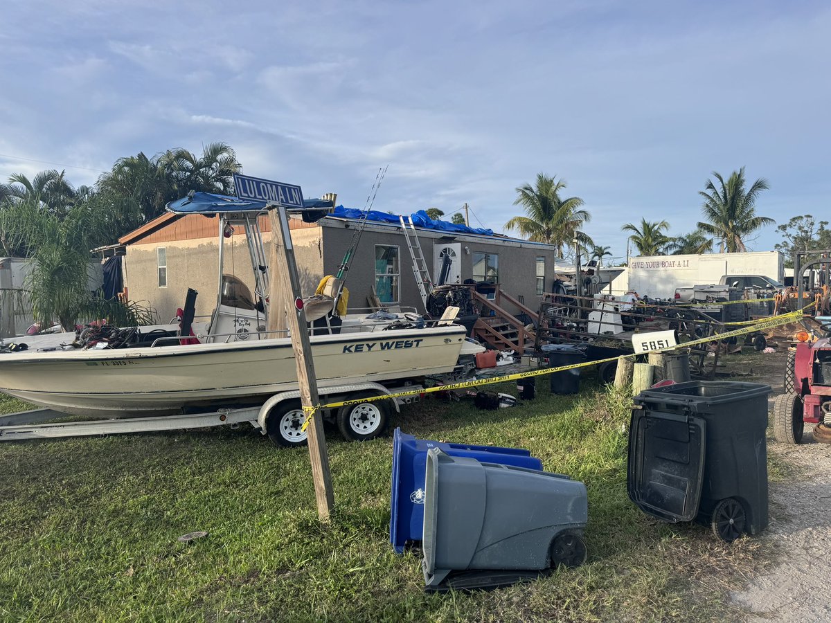 SheriffLeeFL's tweet image. We can confirm an active death investigation on Luloma Lane in Bokeelia. One victim is deceased. This is an isolated incident. Witnesses are being interviewed. Major Crimes Unit Detectives and Forensics staff will be on scene throughout the day.