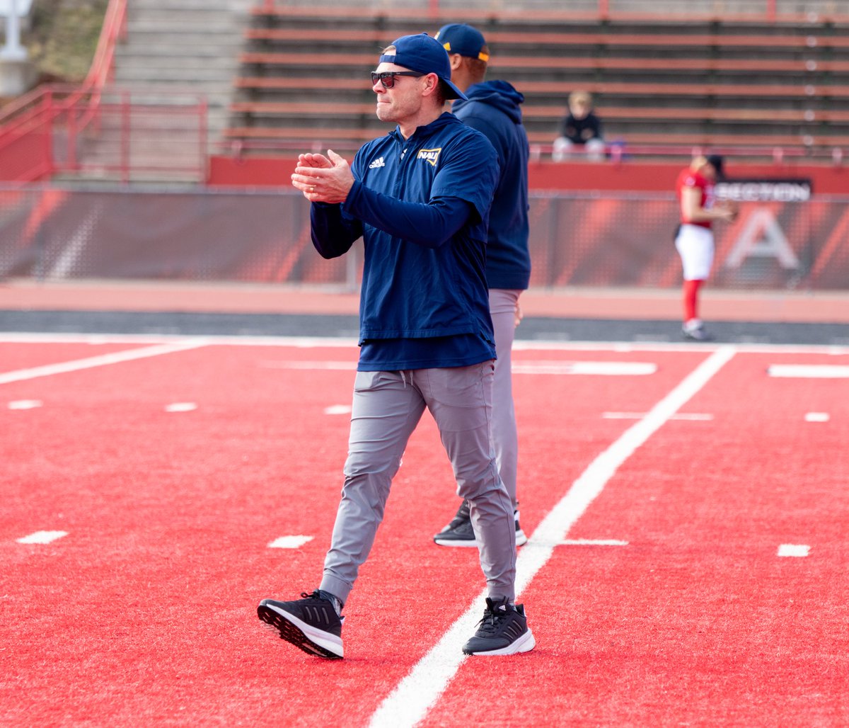 Coach Hoff tweet media