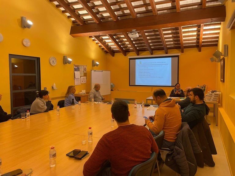 ajullastrell's tweet photo. El passat 29 de novembre va tenir lloc la constitució de la nova junta de l’Associació de Municipis Catalans per a la Recollida Selectiva Porta a Porta.
Ullastrell compta amb una representant, la regidora de transició energètica Anna Bigordà com a Vicepresidenta de l’associació. https://t.co/HIPZl2zdOO