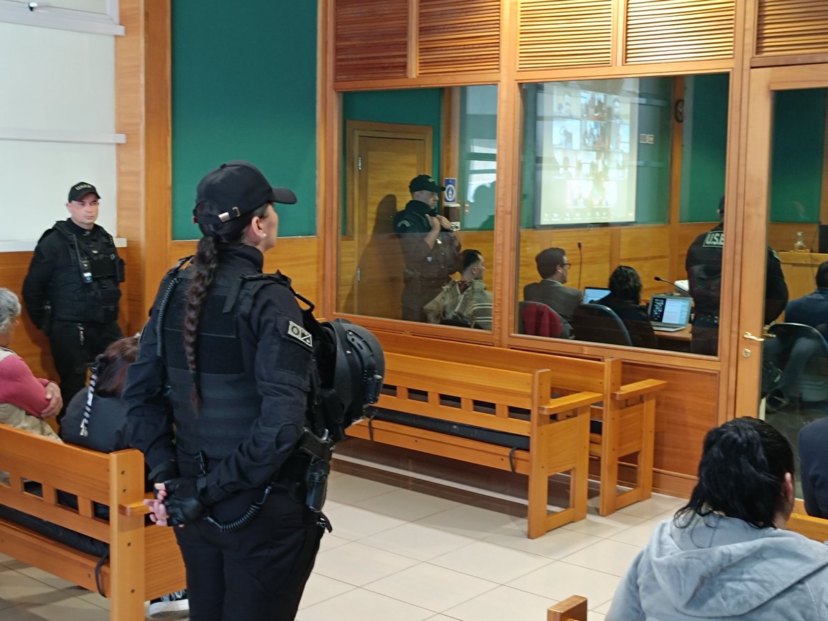 Ahora: Tribunal de #Temuco decreta veredicto condenatorio contra Luis Tranamil, acusado de disparar y dar muerte al Cabo Eugenio Naín