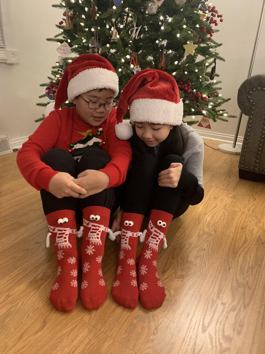 Momof3Aj's tweet photo. Holiday Spirit Week Day 2 - “Tinsel Toes Tuesday” ❤️❤️❤️ Hope these socks bring joy to someone today🎄💚❤️
Have a great Tuesday!!😍 @DrKimCockley @MaryFitzyABC123 @ganzjp @hudsonohschools 

#welovechristmas
#gratefulforanotherday https://t.co/Ik1onFI8Ti