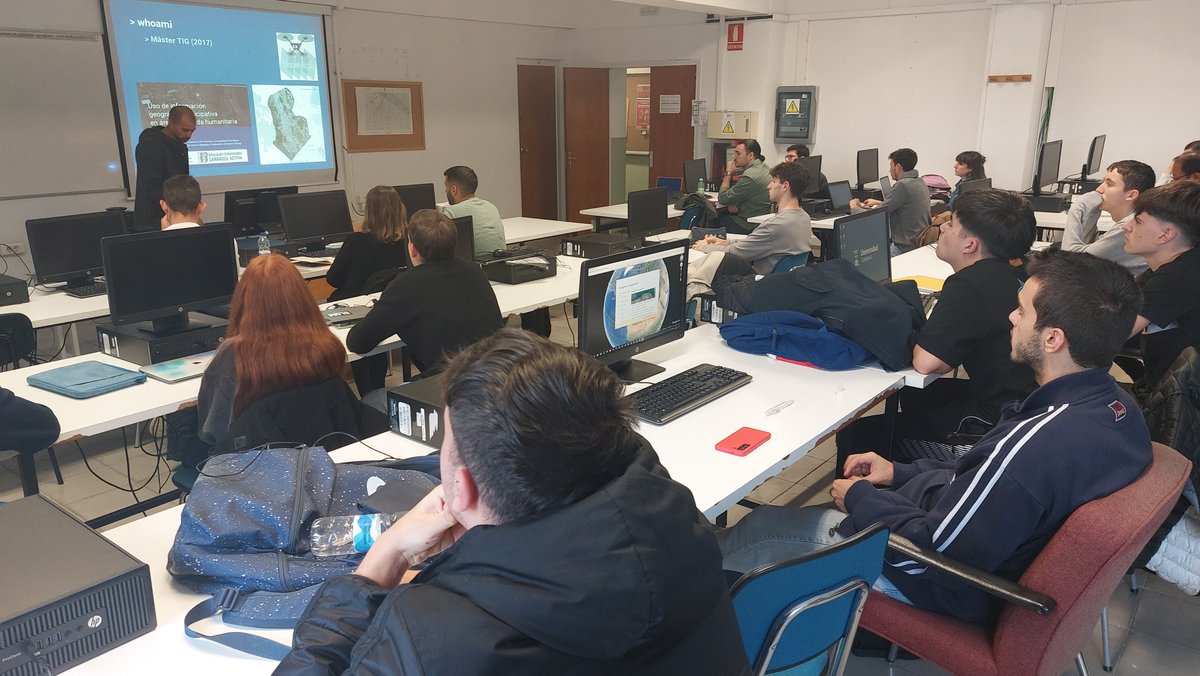 Observa_Innova's tweet photo. Aquí os dejamos unas fotos de la estupenda charla de Joan Cano Adalid para el programa #ExpertiaDocente,  presentada por Juan de la Riva, que tuvo lugar el pasado viernes. 
¡Fue todo un éxito! https://t.co/sdRLFVCsqv