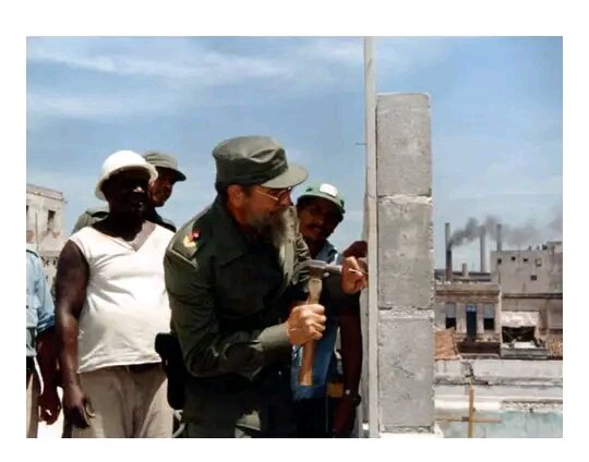 Los #EducadoresCamagueyanos les desean a todos los que de una manera u otra intervienen en la construcción del país. Feliz #DíaDelConstructor
<a href="/CubaMined/">MINED</a> 
@CubaPCC 
<a href="/DPECAMAGUEY/">Dirección Provincial Educación Camagüey</a> 
@Barreto_nt 
<a href="/TecnologiaDme/">Tecnología Educativa DME Camagüey</a>