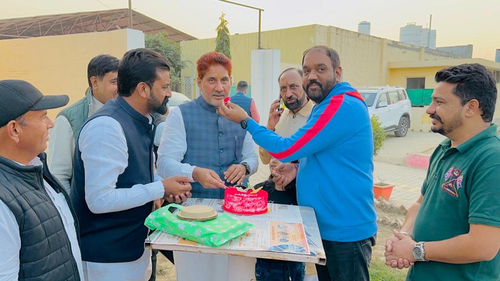 rajschika's tweet photo. पूर्व प्रदेशाध्यक्ष भाजपा हरियाणा सरकार में चेयरमैन श्री सुभाष बराला जी को उनके जन्मदिन की बधाई दी https://t.co/8pVbEzBCfG