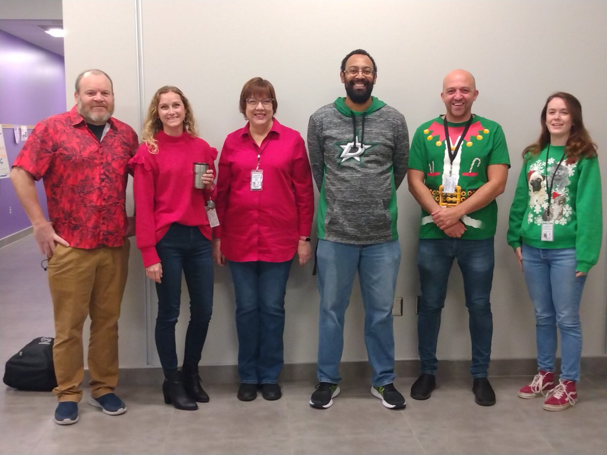 TISDTSA's tweet photo. Deck the Halls with Class Colors today and our teams are representing! #WingsUp https://t.co/Gz1qpoJm0z