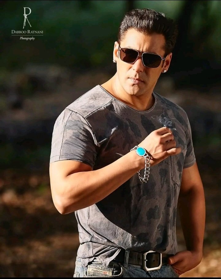 Salmans_Empire's tweet image. Highest opening Day Footfalls for a Bollywood Films. 

1) #PRDP 46 Lakh
2) #EkThaTiger 41.2L
4) #Animal 39.7L
4) #Sultan - 39.62L
5) #Jawan-  39.3L

When it comes to initials no one can match the BO pull of #SalmanKhan.🔥 
BOX OFFICE MONSTER SALMAN KHAN .!!! 🔥
| @Bhushanadhau1 |