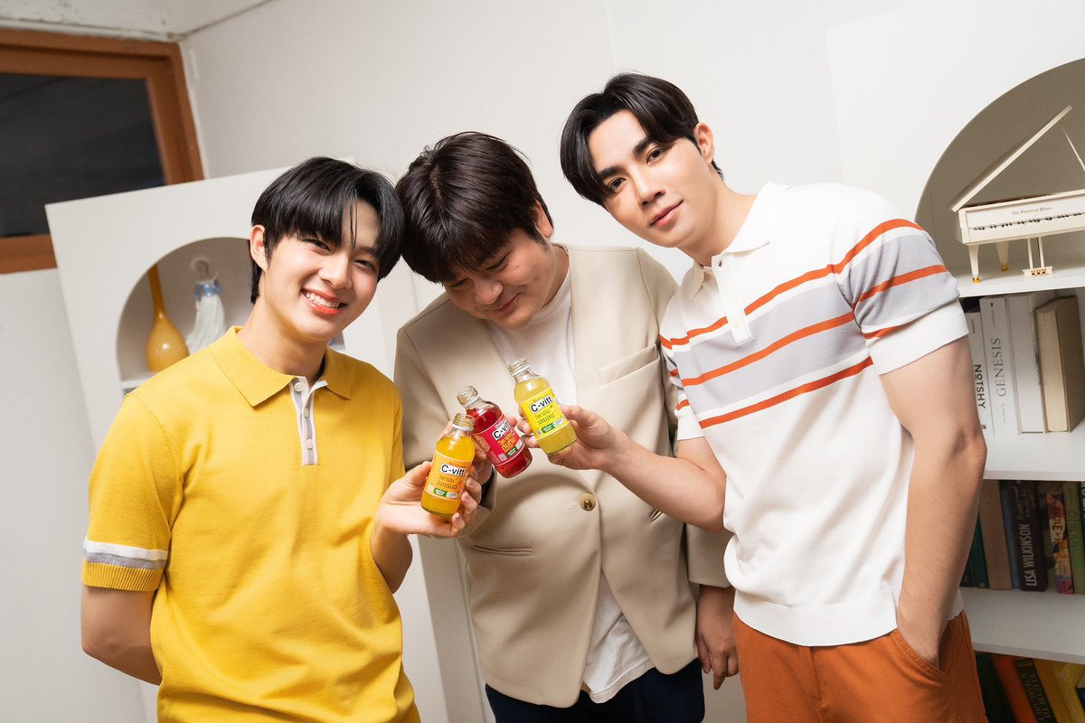 AfternoonZeeNew's tweet photo. ◜IG : new_cwr⌇

🗓 : 05.12.2023

นุนิวมาชวนทุกคนร่วมเล่นกิจกรรมลุ้นกระเช้า C-vitt ที่สุดของประโยชน์และสุขภาพดี จากวิตามินซี 200% ของขวัญสุดพิเศษให้กับคนพิเศษ ใครอยากมีกระเช้าให้คนพิเศษอย่าลืมมาเล่นกิจกรรมของ C-vitt กันนะคะ ติดตามรายละเอียดได้ที่  Facebook : C-vitt ✨🍊🍋

#CvittxZeeNunew 
#ไม่ซีเลยไม่ดีนะ

@zee_pruk @CwrNew
꒰ #ZeeNuNew #ซนซน ꒱