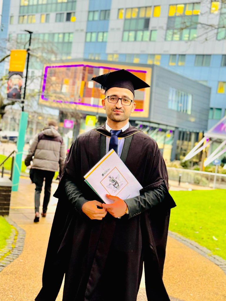 اسلامی جمعیت طلبہ اسلامیہ  کالج  کے سابق ناظم برادر مجتبیٰ خان کو برڈفرڈ یونیورسٹی سے ماسٹرز کی ڈگری مکمل کرنے پر مبارکباد پیش کرتے ہیں

#ShiningStarsofJamiat #alumnisuccess