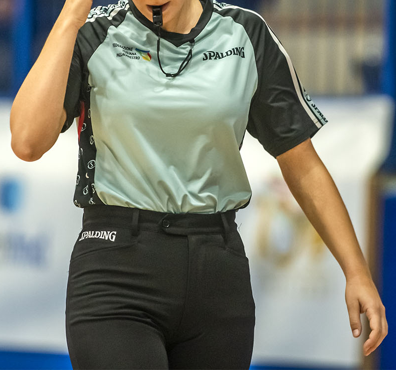 "Devi fare la fine di quella di Vigonovo". Quella di Vigonovo è, ovviamente, la povera Giulia Cecchettin, ossia la vittima di un recente fatto di cronaca che avrebbe dovuto smuovere le coscienze di tutti ma evidentemente non è stato così. E la cosa, purtroppo, non sorprende