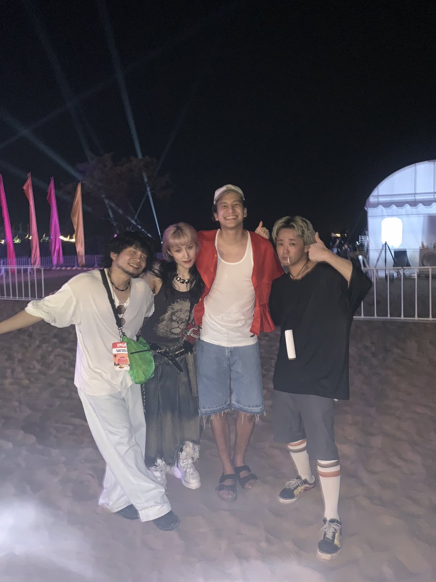 tinajnrm's tweet photo. 12/2 LONGLAY BEACH FESTIVAL🇹🇭
タイで最高なliveかましてきた❤️🔥
みんな最高な笑顔で迎えてくれてありがとう!
絶対またこのメンバーで行くからね!
ขอบคุณ! แล้วพบกันใหม่!:)
Gt.@junuchinoguitar
Dr.@kinseijinplus
#LonglayBeachLifeFestival2023
#longlay https://t.co/c0vvW72dxa