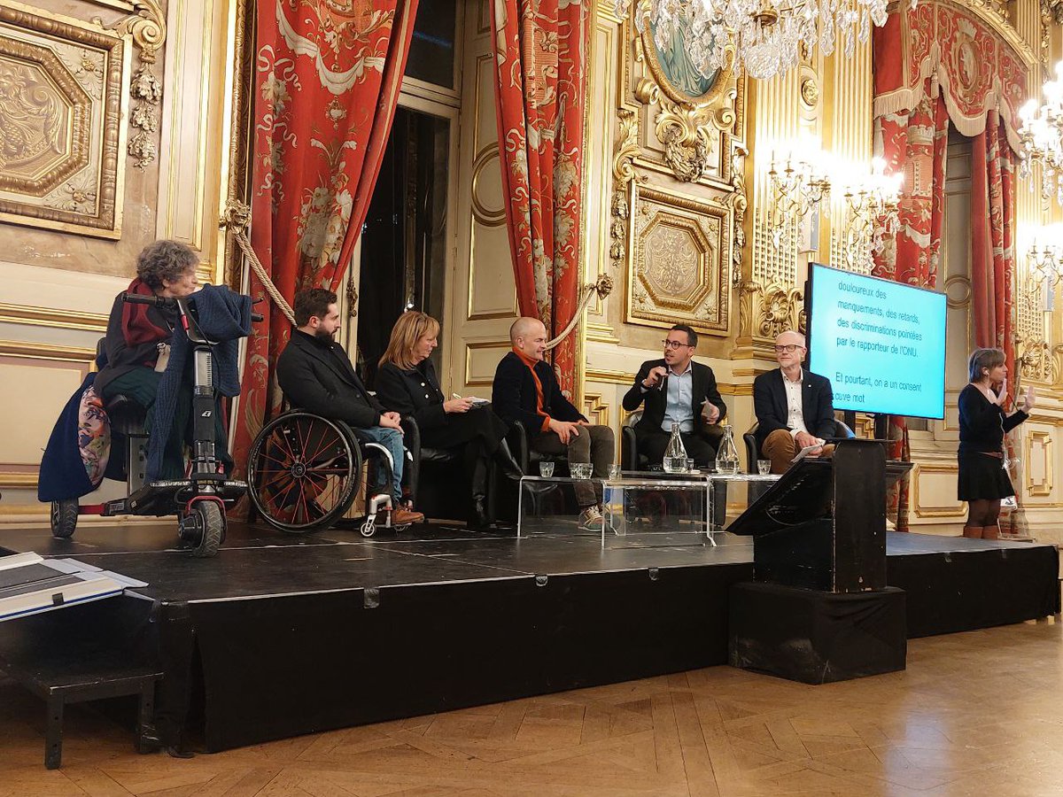 ♿️La France est-elle validiste ?
"Le concept de #validisme théorise un système de domination : une société faite par les valides pour les valides, consciemment ou inconsciemment. Cet antagonisme explique pourquoi l'accessibilité et l'autonomie progressent si doucement". ⤵️1/4