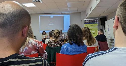 ON PARLE DE NOUS DANS LES MÉDIAS
Merci à "LA RÉPUBLIQUE DES PYRÉNÉES" pour ce coup de projecteur sur les #AA de Pau -qui célébraient le 40ème anniversaire de la création de leur groupe :
"Pau : Alcooliques Anonymes, la force du groupe pour s’en sortir".
larepubliquedespyrenees.fr