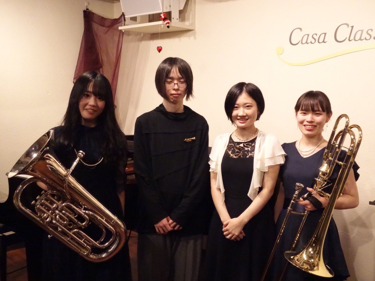 _mykkii's tweet photo. 不思議なご縁(🦷🪥)でピアノ連弾シトロンのお2人とおごちゃんとクリスマスコンサート🎄🧸🎁︎ 実はおごちゃんとのデュオの本番は初めてでした😌 周りに常に相談できる頑張る仲間と応援してくれる方々がいる環境のありがたさを改めて感じました。来週は徳島でクリスマスです！写真1枚も撮らなかった... https://t.co/7YdroNK3Ig