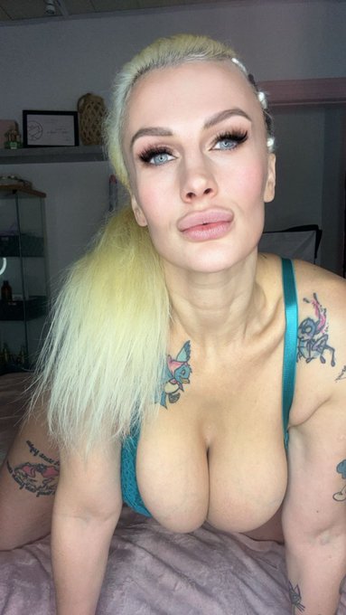 Big end of the year promo on my Only Fans... New stuff comming up! 🫦 https://t.co/MrlSr9hLLv https://t