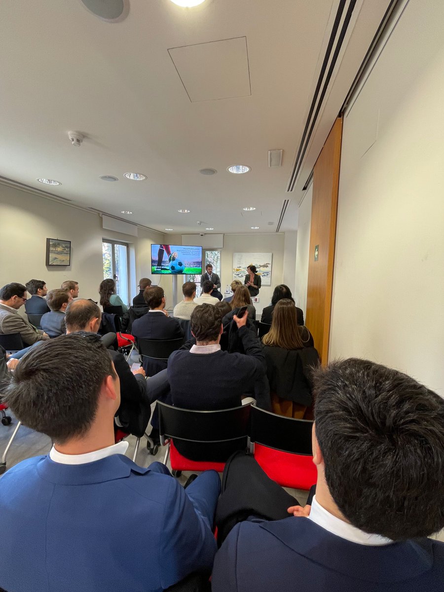 🔥Comenzamos la semana con otra masterclass suuuper interesante.

Ayer <a href="/rosaliaortega/">Rosalia Ortega</a> y <a href="/javitorrescifu/">Javi Torres</a> nos explicaron como les afecta el nuevo Reglamento FIFA a los agentes.

Si te la perdiste, ¡puedes verla aquí youtu.be/Df3WzBNMQoc! 🎥

#PONStudents #Masterclass