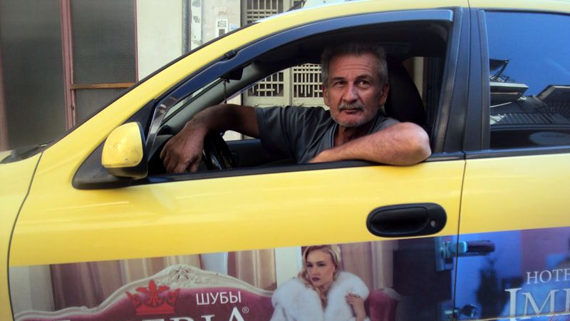 to_vatraxi's tweet photo. Καλύτερα να μας υποχρέωναν να χρησιμοποιούμε το φλας παρά το POS δηλώνει οδηγός ταξί https://t.co/x2WO4MtHCs