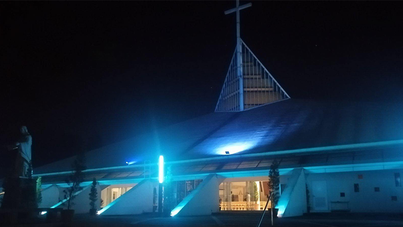 ateneodemanilau's tweet photo. Ateneo de Manila University honors the performance of the Ateneo School of Law at the 2023 Bar Examinations by lighting up the Church of the Gesu and Areté in blue.

Read more: https://t.co/arkKVRWKSN https://t.co/axjbUj726s