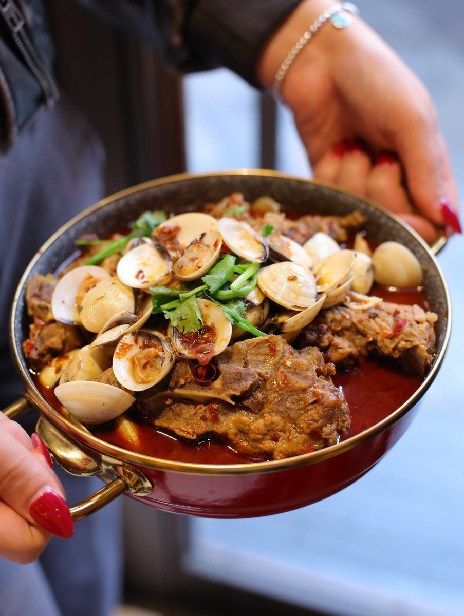 ChinatownLondon's tweet photo. Hearty dishes to enjoy in Chinatown this winter 🔥
Laksa from the one and only Rasa Sayang 🍜
If you're craving traditional dishes, head to China Modern ✨
Tom Yum Mama is an iconic dish from Speedboat Bar 🦐
#speedboatbar #londonrestaurants #chinatownlondon #londonfoodguide https://t.co/CDLPVCVqrw