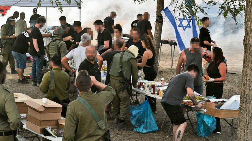 📢

Tentara Israel di Gaza menderita diare parah, keracunan dan demam tinggi akibat memakan makanan sumbangan dan kurang menjaga kebersihan.

Infeksi ini ditularkan antar tentara melalui kontak langsung atau melalui makanan