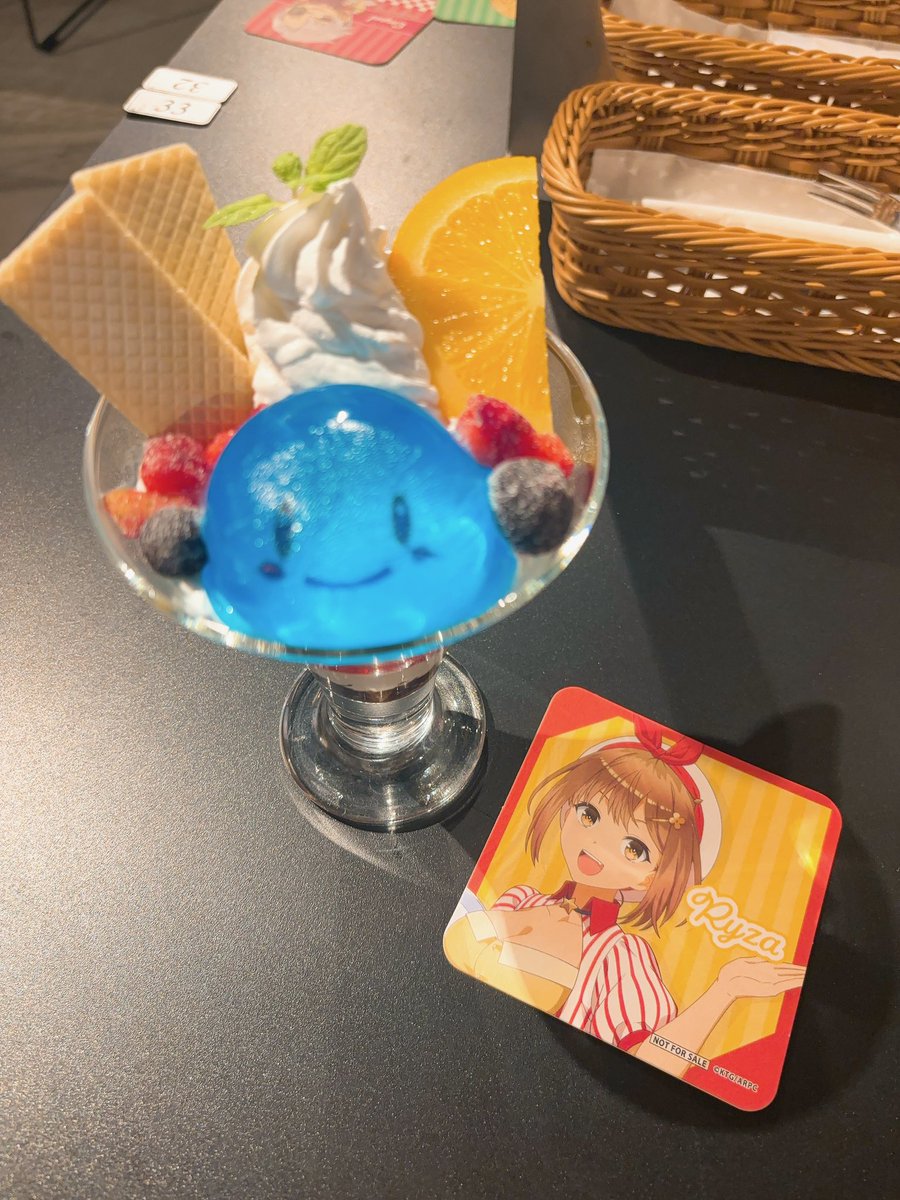 ライザのアトリエ ×SMILE BASE CAFE のコラボカフェに、ひとちゃんと唯