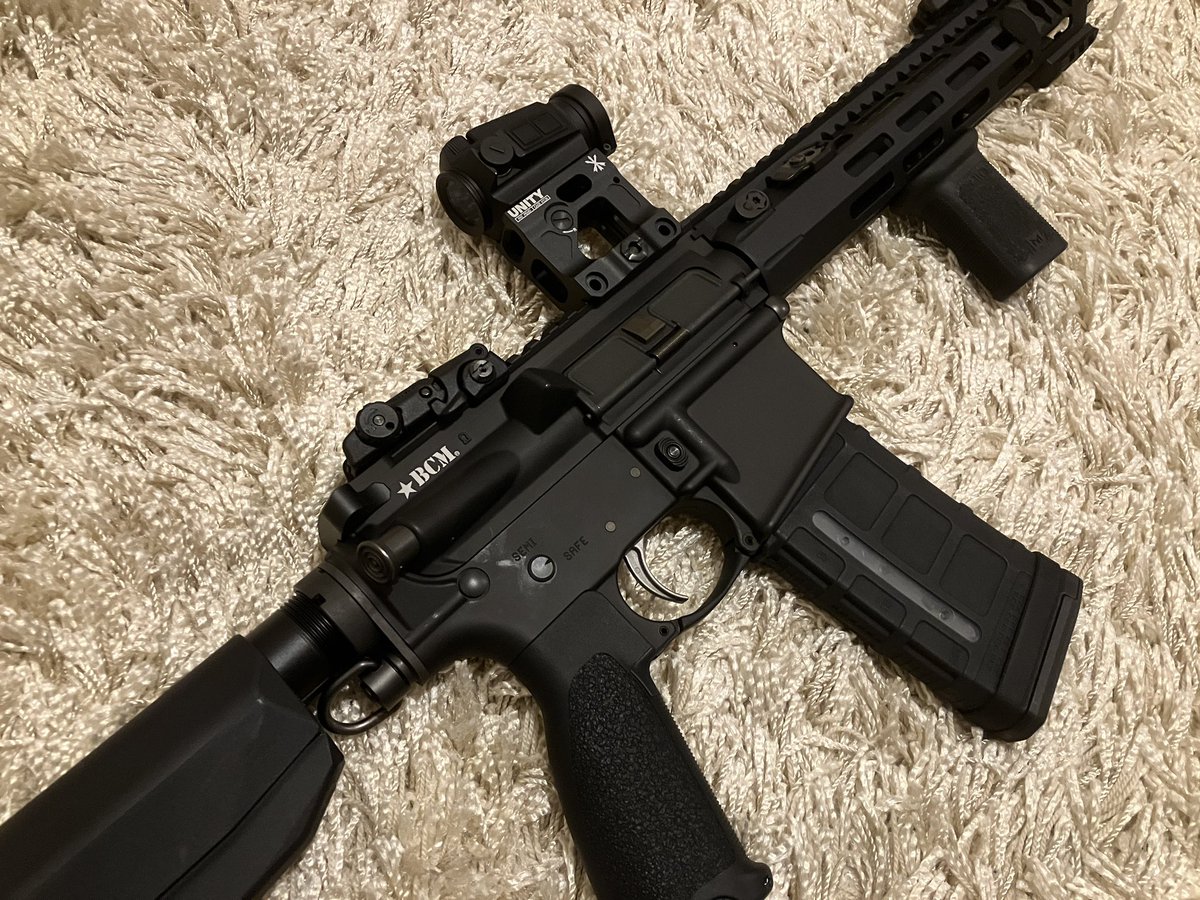 2umimaru's tweet photo. NBABAさんで@nkg_airsoft さんのBCM トリガーに交換して頂いた。

工賃入れて約2万円。
ノーマルと形ほぼ同じだけど、色が違って星マークが入っているだけの完全自己満パーツに満足。
┌(┌^o^)┐

ステンレス鋳造の質感がとても良い。

#SYSTEMA #PTW #トレポン https://t.co/czRn4TvDMX